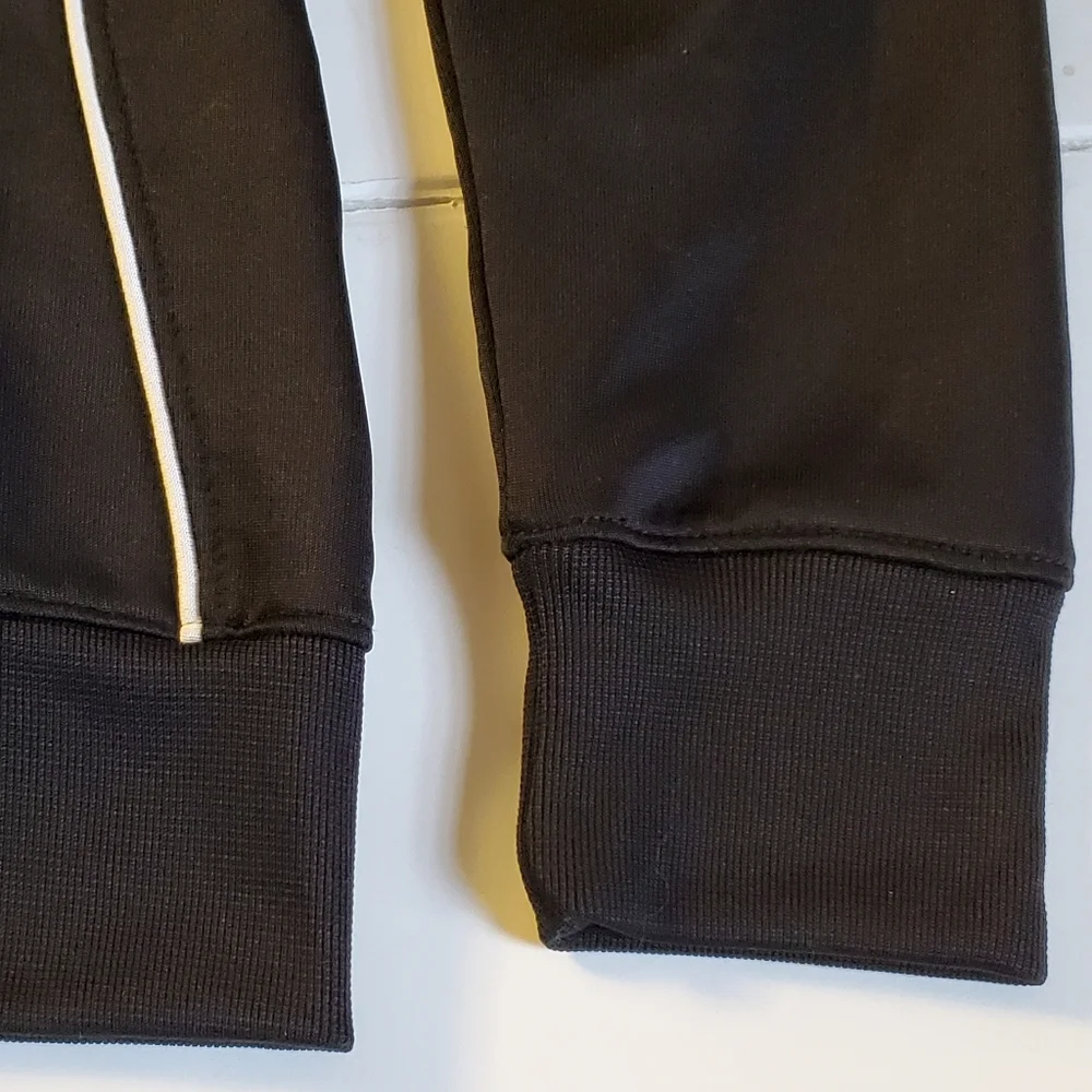 Kids Nike zip up black jacket Sz M